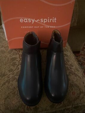 Easy Spirit womens Chukka Boots - Smooth Leather Upper